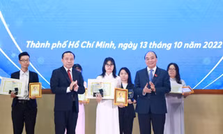Chủ tịch nước Nguyễn Xuân Phúc dự Lễ khai khóa 2022 tại ĐHQG TP. HCM