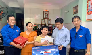 Đoàn Thanh niên báo Tiền Phong hỗ trợ trẻ em mồ côi sau đại dịch COVID-19 qua dự án 'Anh nuôi'