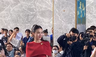 Sinh viên trường ĐH Văn Hiến ‘hiến máu’ cùng idol