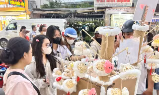 Lồng đèn handmade xuống phố, thu hút bạn trẻ