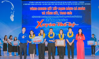 Trương Văn Hoài Khanh giành Quán quân cuộc thi 'Tầm nhìn xuyên thế kỷ' 
