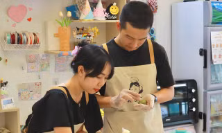 Kết nối với truyền thống thông qua những workshop làm bánh Trung Thu 