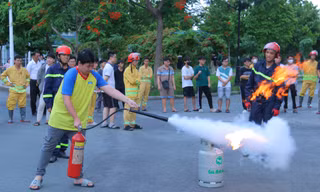 Sinh viên tích cực tham gia hoạt động phòng cháy chữa cháy 