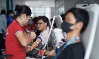 Bạn trẻ truyền truyền cảm hứng hiến máu cứu người tại Ngày hội ‘Chủ nhật Đỏ’ 