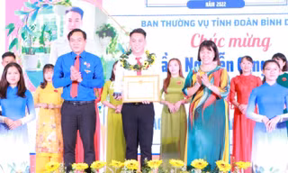 Bình Dương tuyên dương giảng viên trẻ, tận tụy với nghề
