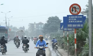 Nhập nhèm biển chỉ dẫn giao thông