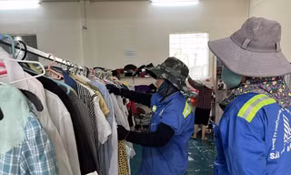 Những “cửa hàng 0 đồng” mang niềm vui đến cho nhiều người. Ảnh: U.P