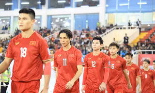 Tuấn Hải (số 18), Tuấn Anh (11) và Phan Tuấn Tài (12) là những ứng viên cho giải thưởng Quả bóng Vàng 2023. Ảnh: Như Ý