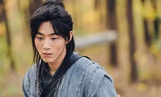 Nhà sản xuất "Sông Đón Trăng Lên" buộc Ji Soo phải bồi thường thiệt hại do scandal