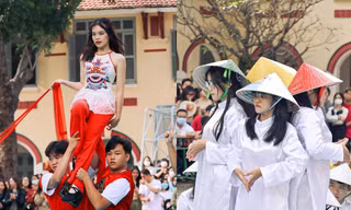 Teen biểu diễn văn nghệ mừng Ngày nhà giáo Việt Nam, trường nào cũng "nghệ cả củ"!