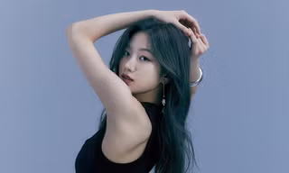 Kazuha (Le Sserafim) phản ứng khi bị nhận xét "mặt ngây thơ nhưng body lực điền"