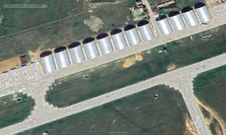 Nga xây nhà chứa máy bay cách biên giới Ukraine 300 km