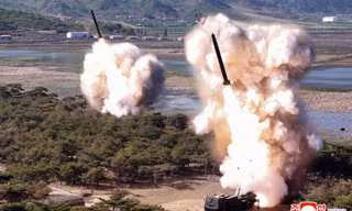 Chủ tịch Triều Tiên Kim Jong-un trực tiếp giám sát cuộc tập trận phản công hạt nhân