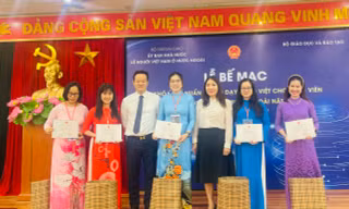 Bế mạc khóa tập huấn giảng dạy tiếng Việt cho giáo viên người Việt Nam ở nước ngoài