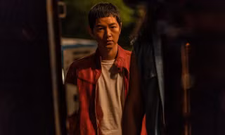 Song Joong Ki: 'Tôi sẽ bị vợ mắng nếu hành động không đúng mực, nhưng tôi yêu cái cách cô ấy khiến tôi tốt hơn mỗi ngày'