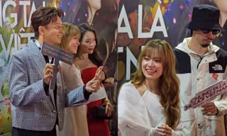 Đen Vâu ôm hôn mừng Hoàng Thùy Linh ra mắt phim concert