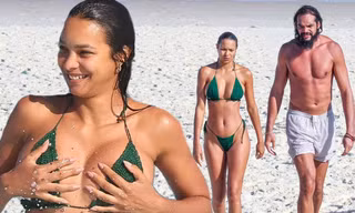 Siêu mẫu Lais Ribeiro đẹp như mộng ở biển