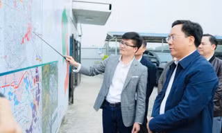 Chủ tịch UBND tỉnh Trần Duy Đông kiểm tra công tác giải phóng mặt bằng Khu công nghiệp Nam Bình Xuyên