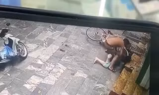 Khởi tố kẻ đâm vợ cũ dã man trên vỉa hè ở Vĩnh Phúc