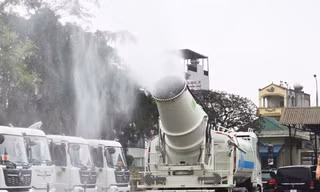 Cận cảnh 'pháo xa sương mù' dập bụi mịn lần đầu tiên chạy thử ở Việt Nam
