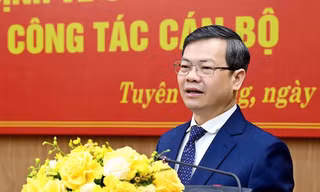 Tuyên Quang công bố các quyết định về sắp xếp tổ chức bộ máy và công tác cán bộ 
