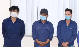 Đường dây buôn lậu 204 triệu lít xăng: Vì sao không xử lý hình sự tội đưa hối lộ?