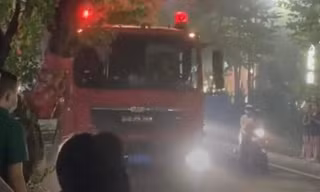 Hà Nội: Cửa hàng bán thảm ở Tây Hồ phát hỏa trong đêm
