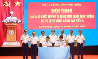 Bản tin 8H: Vùng Cảnh sát biển 4 có Tư lệnh mới