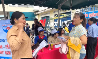 Nhiều giáo viên, cán bộ thôn thi tốt nghiệp THPT