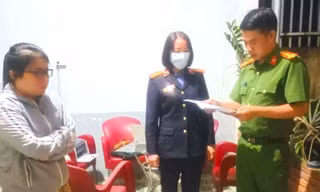 Tạm giữ hình sự 'tú bà' môi giới bán dâm tại quán cà phê