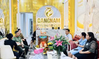 Tin mới vụ cơ sở thẩm mỹ không phép còn căng da mặt cho khách gần phòng bếp