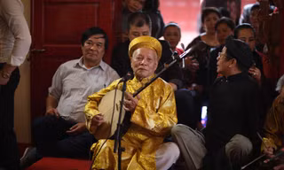 Nghệ nhân chầu văn Nguyễn Văn Tuất