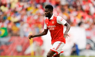 Vừa hết hợp đồng với Arsenal, Thomas Partey đã bị buộc 5 tội hiếp dâm