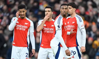 Arsenal mất điểm trước Everton, lỡ cơ hội bám đuổi Liverpool