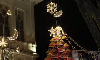 Khắp phố phường Hà Nội đã rạo rực trước mùa Noel