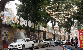 Sống lại ký ức với tranh dân gian trên phố bích họa Phùng Hưng