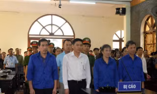 Các bị cáo tại tòa.