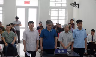 Các bị cáo tại tòa.