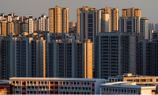 Các toà nhà chung cư san sát ở thành phố Thường Châu, Trung Quốc. (Ảnh: Getty)