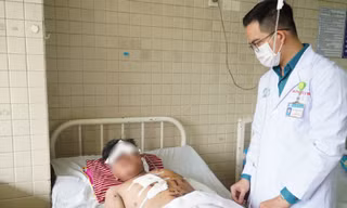 2 nam sinh thương vong sau tiếng nổ lớn