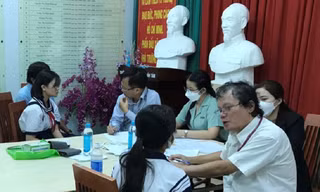 Truy tìm nguyên nhân hàng loạt học sinh tại TPHCM nghỉ ốm bất thường 