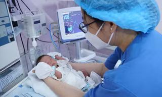 Suy tim nặng không rõ nguyên nhân khi đang mang thai, mẹ bầu 'vượt cửa tử' giữ con