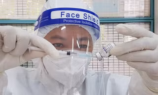 TPHCM 'hỏa tốc' bao phủ vắc xin ngừa COVID-19 mũi 3