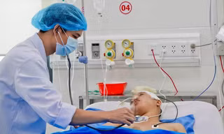 Cô gái trẻ có thể biến thành bà lão chỉ sau vài giờ đột quỵ