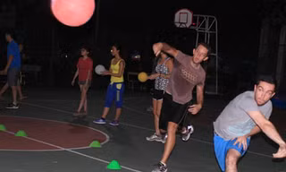 Chơi bóng né ở Sài Gòn
