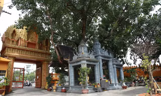 Vẻ đẹp cổ kính của ngôi chùa Khmer giữa lòng Sài Gòn