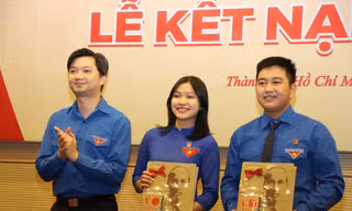 Hai sinh viên Sư phạm vào Đảng ngày đầu Tháng Thanh niên 