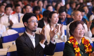 Chia sẻ xúc động của Đen Vâu và nhiều gương mặt nhận giải thưởng Tình nguyện quốc gia