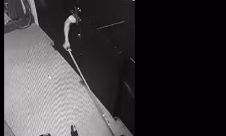 Xuất hiện nạn câu trộm giày khiến dân Sài Gòn bức xúc