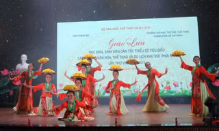 Hơn 300 bạn trẻ các dân tộc thiểu số sôi nổi giao lưu văn hóa, thể thao 